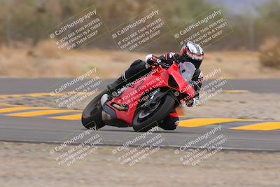 media/Sep-10-2022-SoCal Trackdays (Sat) [[a5bf35bb4a]]/Turn 6 (1140am)/